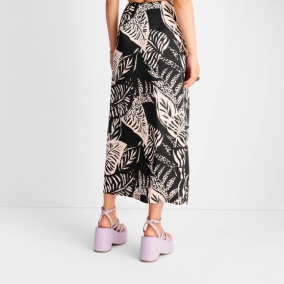 Future Collective with Alani Noelle Botanical Tie Front Black Tan Midi Skirt L - Picture 2 of 11